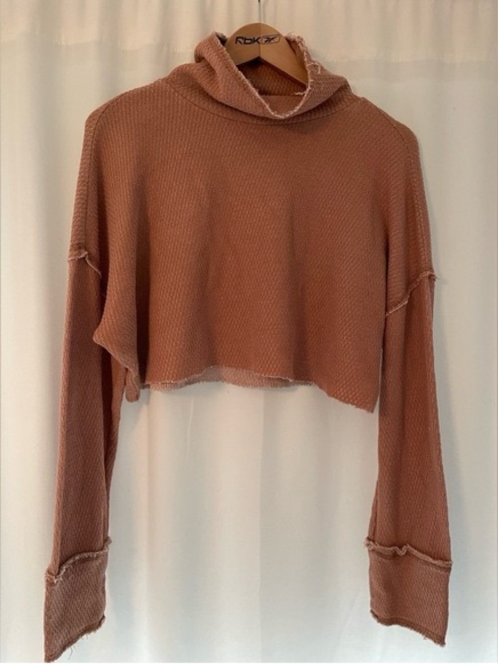 Urban Outfitters Cropped Mock Neck Waffle Knit Sweater - Dusty Rose